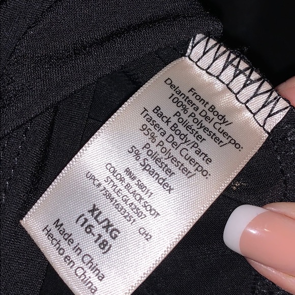 Black sequin layer on front 100% polyester top - Picture 5 of 5